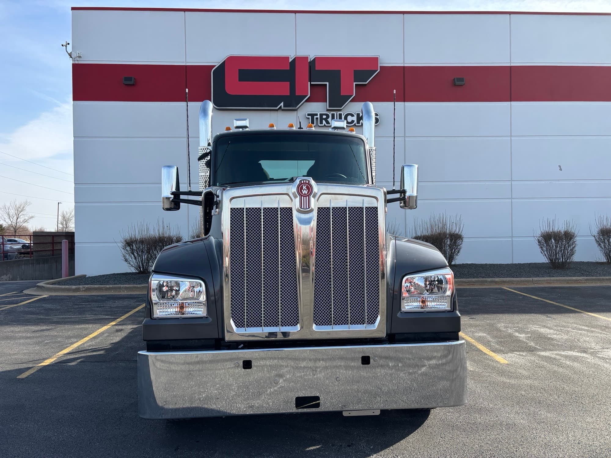 2027 Kenworth W990 — photo 2