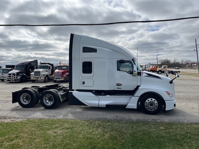 2022 Kenworth T680 — photo 4