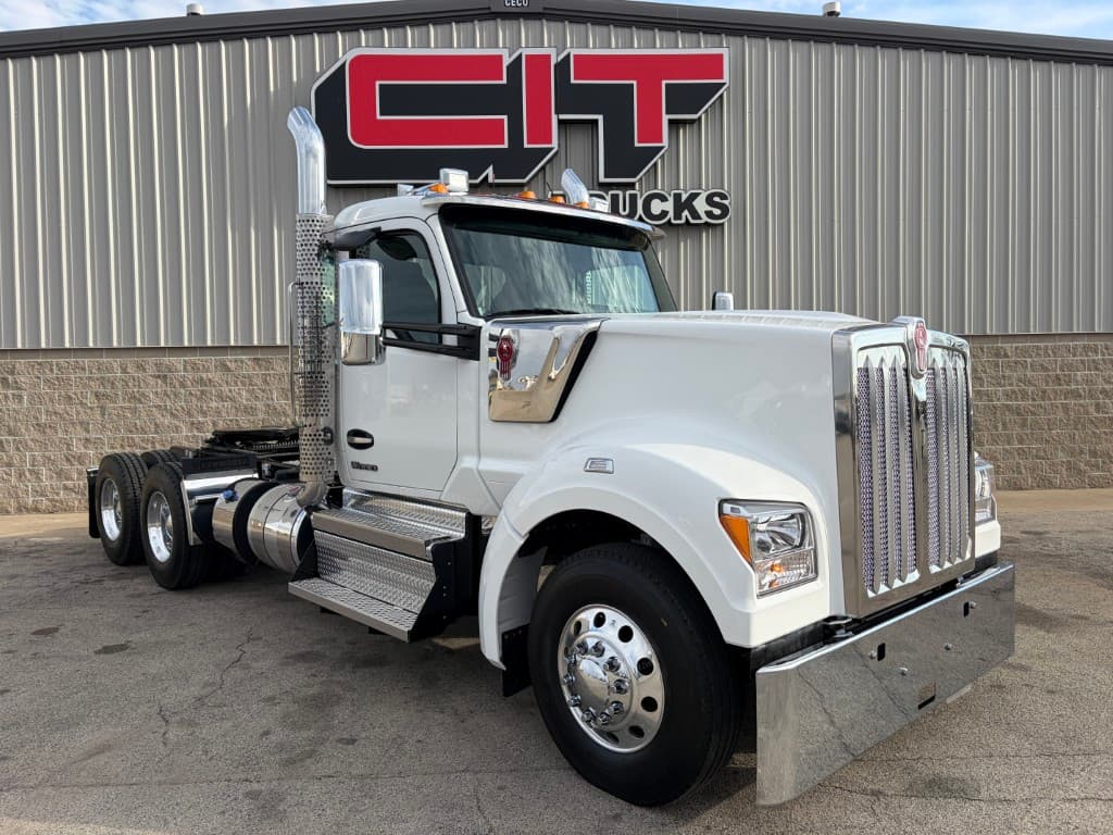 2027 Kenworth W990 — photo 3