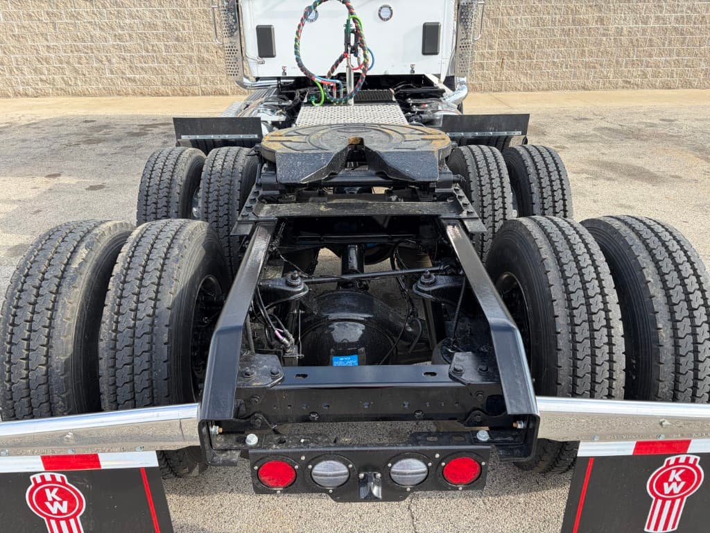 2027 Kenworth W990 — photo 6