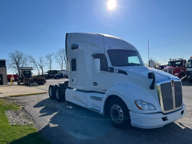 2022 Kenworth T680 — photo 3