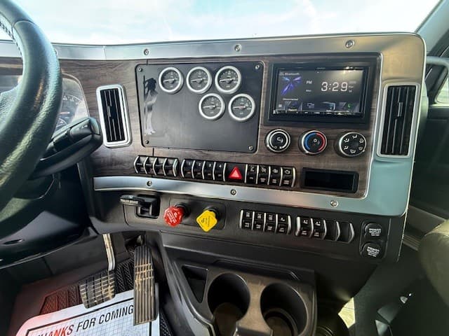 2022 Western Star 49X — photo 10