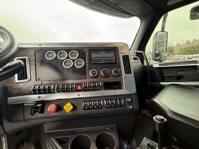 2023 Western Star 49X — photo 10