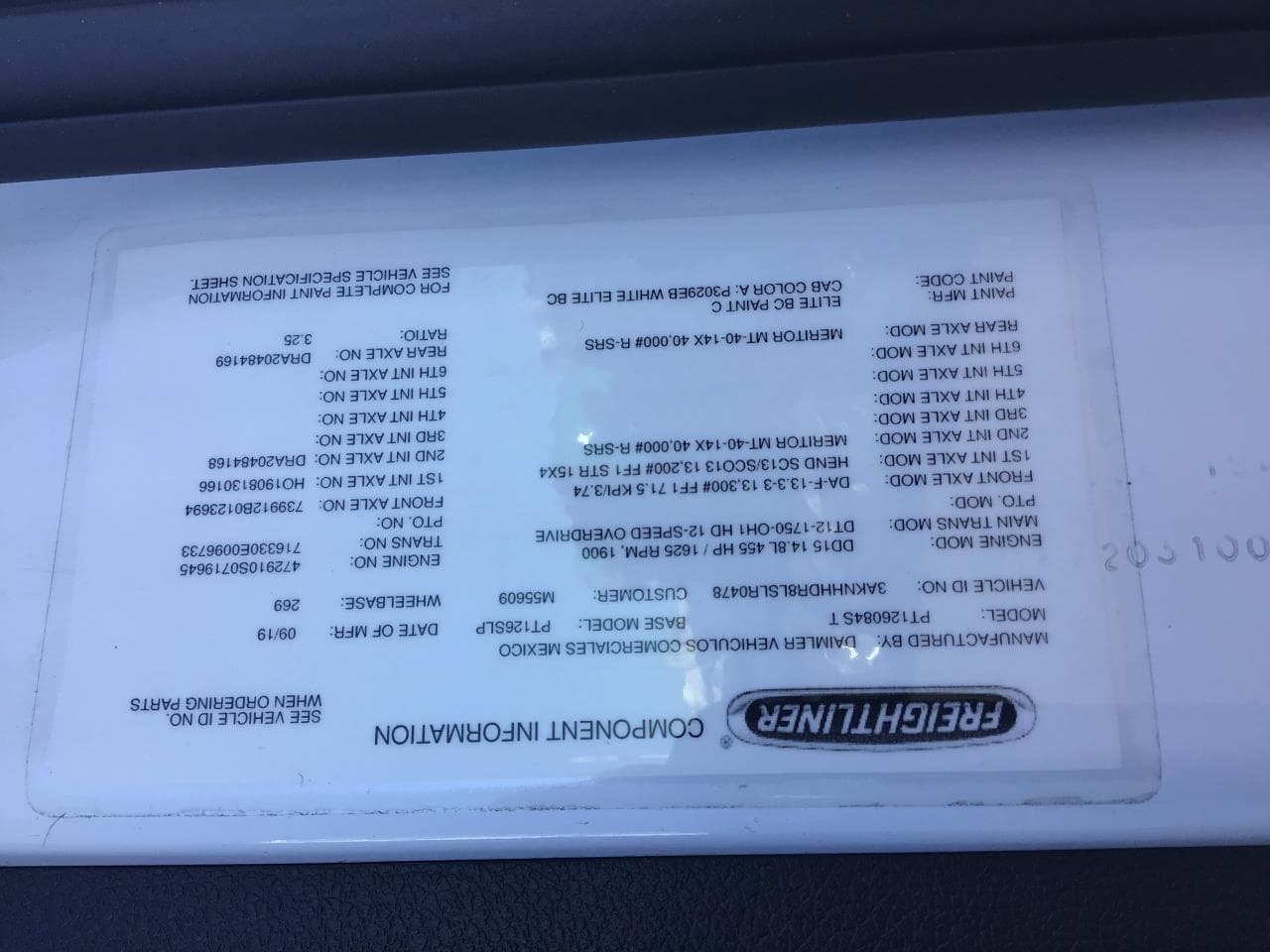 2020 Freightliner Cascadia — photo 10