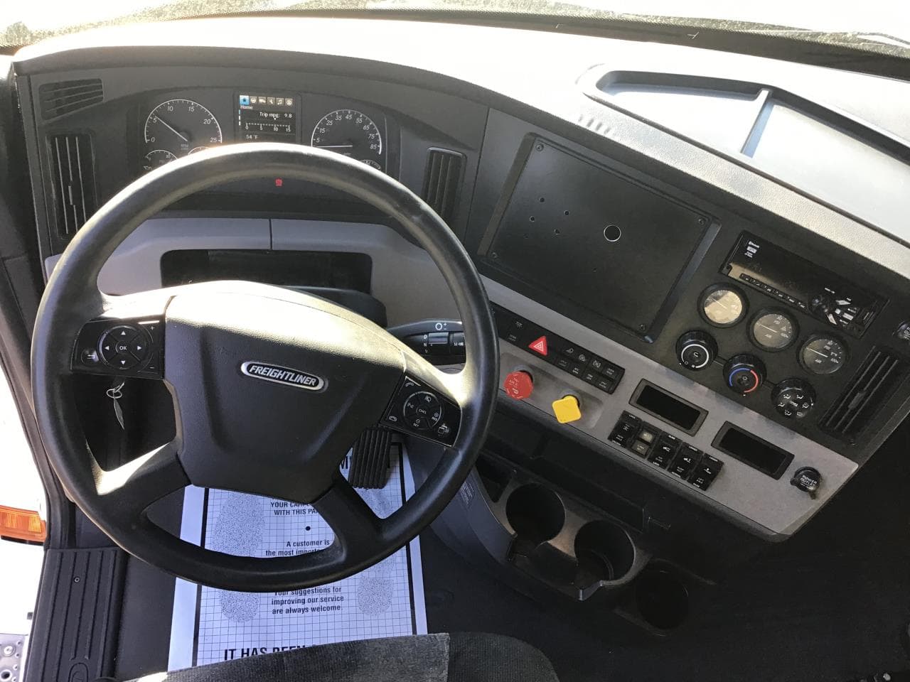 2020 Freightliner Cascadia — photo 6