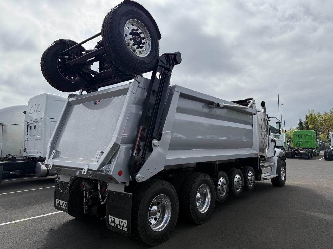 2025 Western Star 47X — photo 6