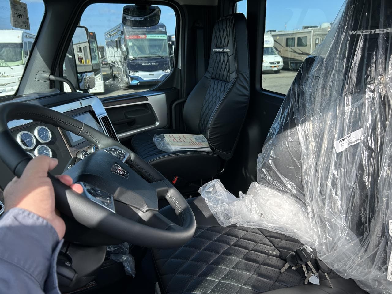 2025 Western Star 49X — photo 7