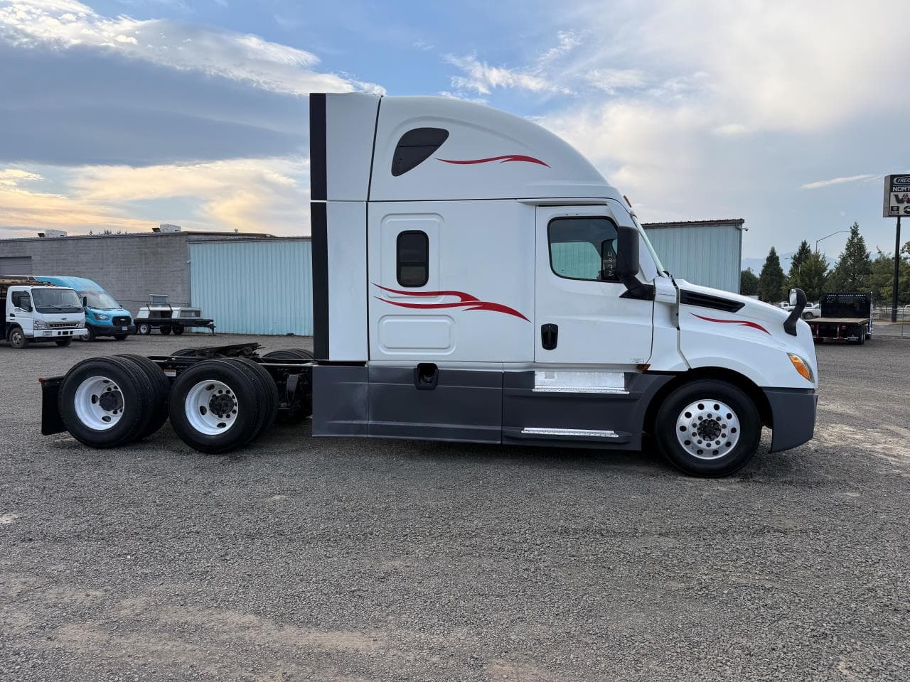 2021 Freightliner Cascadia — photo 3