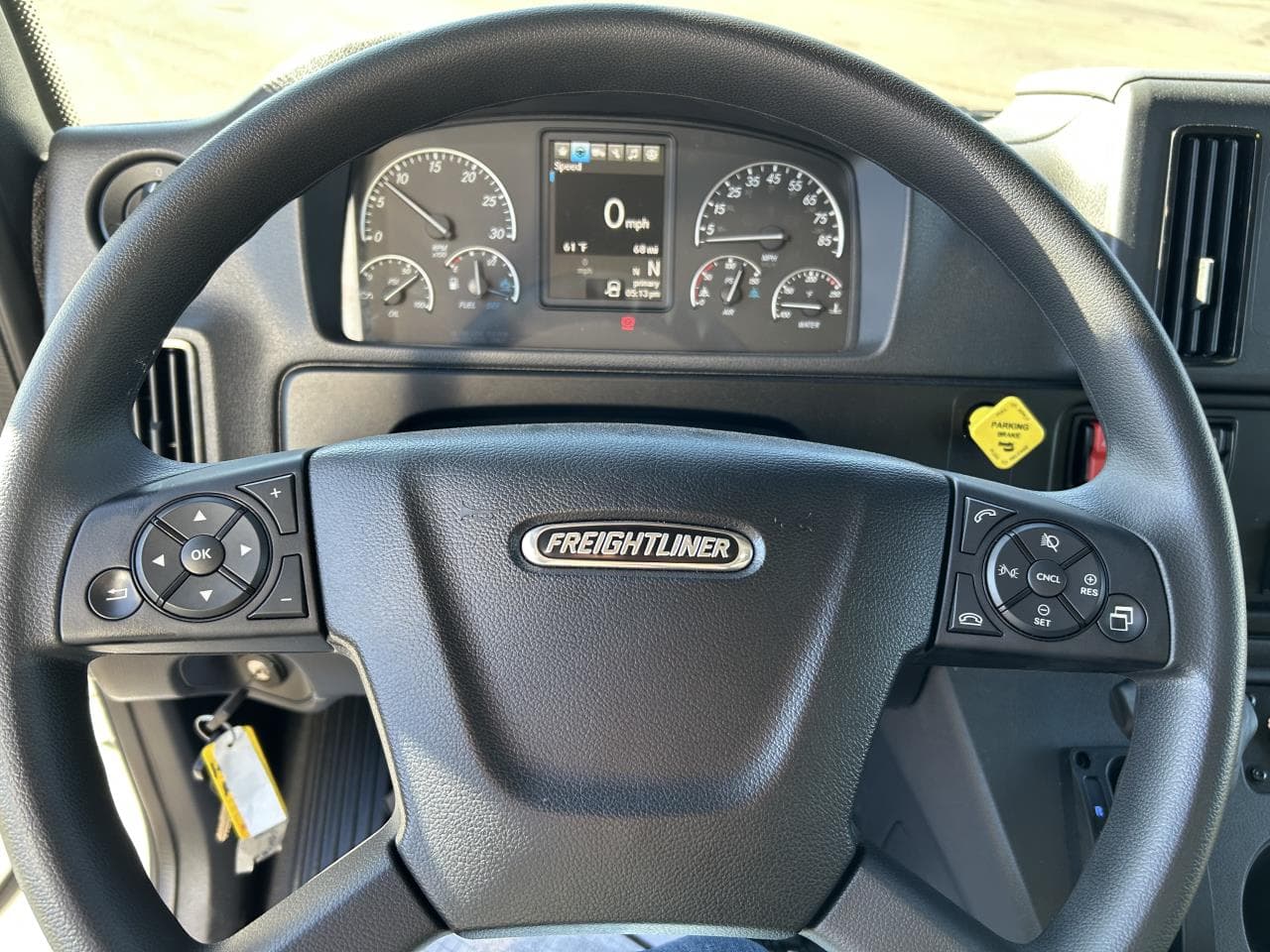 2025 Freightliner M2 106 — photo 9