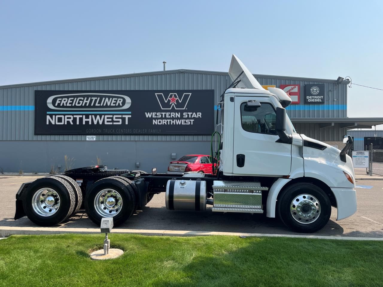 2025 Freightliner Cascadia — photo 5