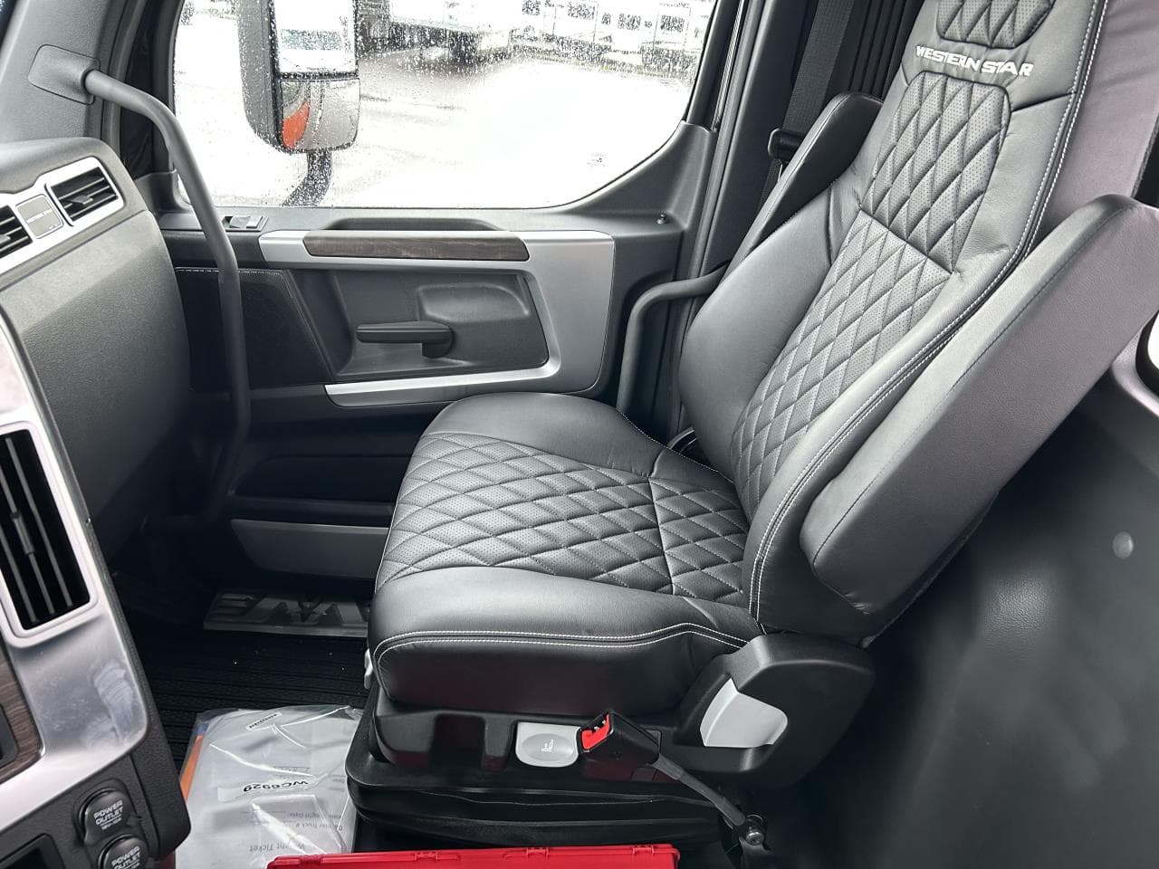 2025 Western Star 49X — photo 6