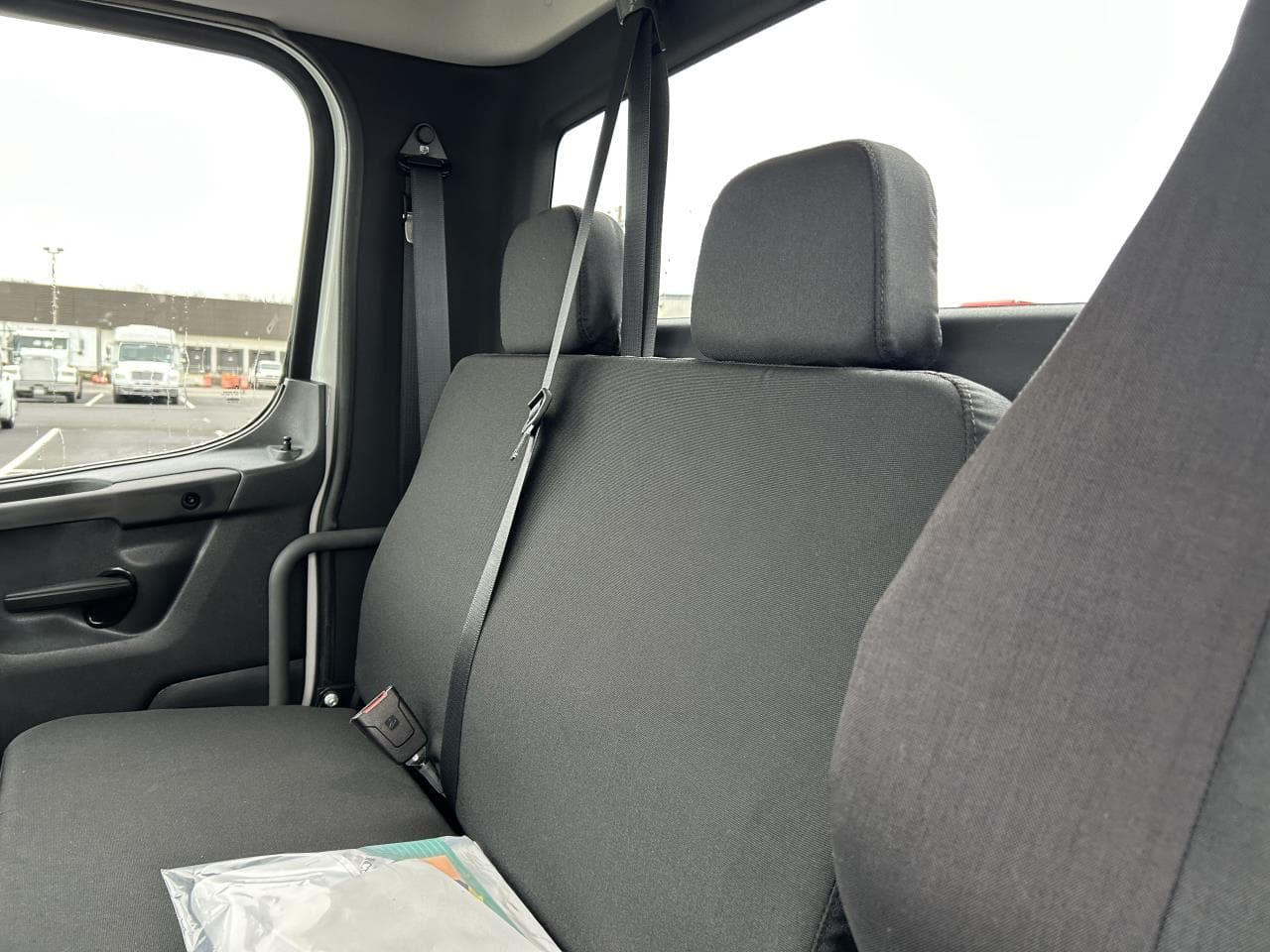 2025 Freightliner M2 106 — photo 6