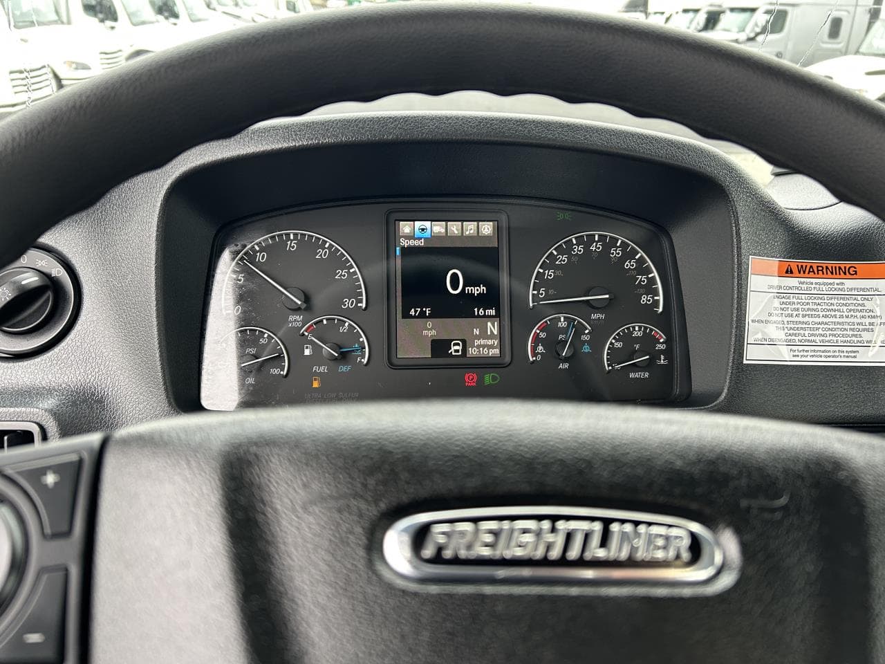 2025 Freightliner M2 106 — photo 8