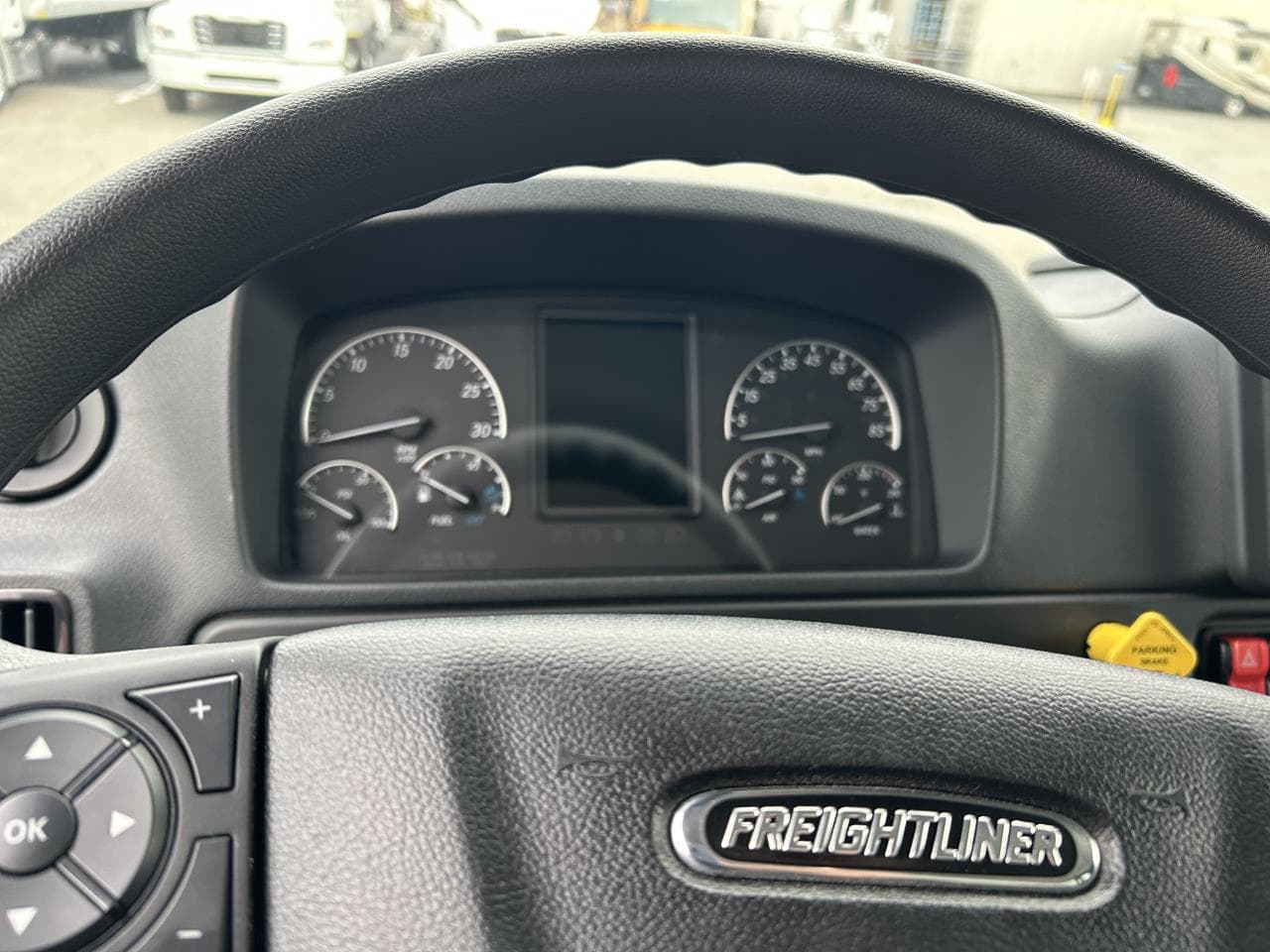 2025 Freightliner M2 106 — photo 12