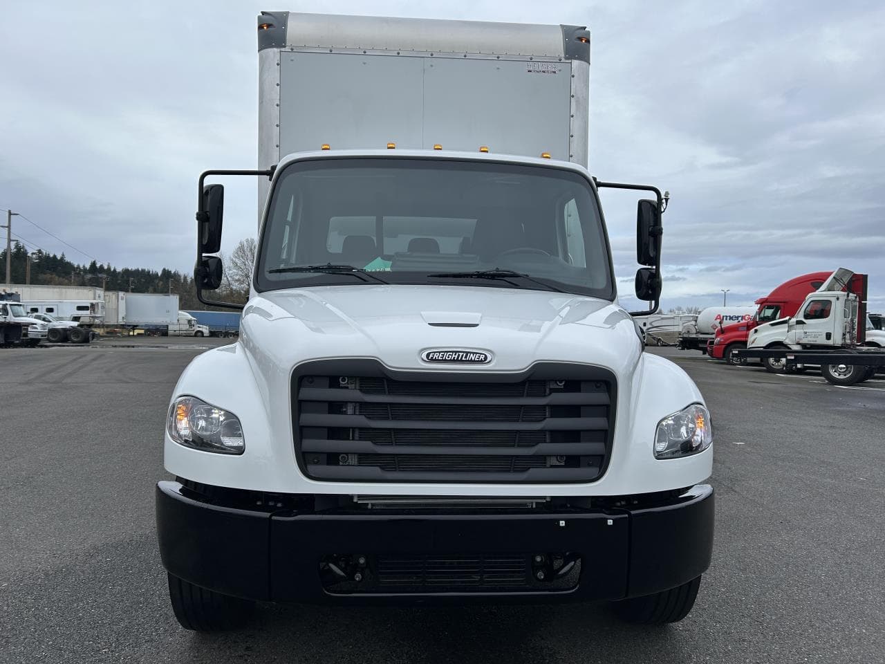 2025 Freightliner M2 106 — photo 6