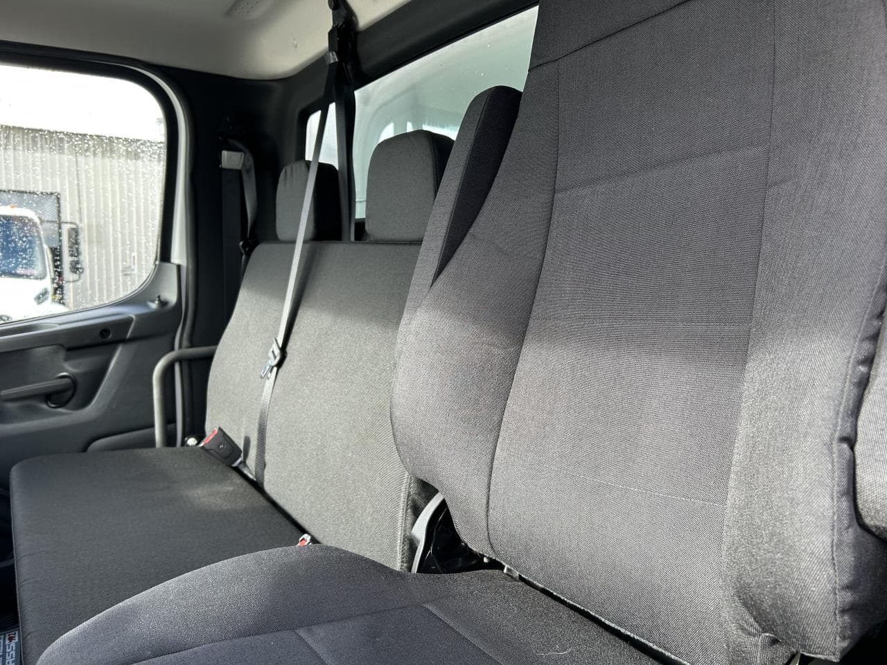 2025 Freightliner M2 106 — photo 6