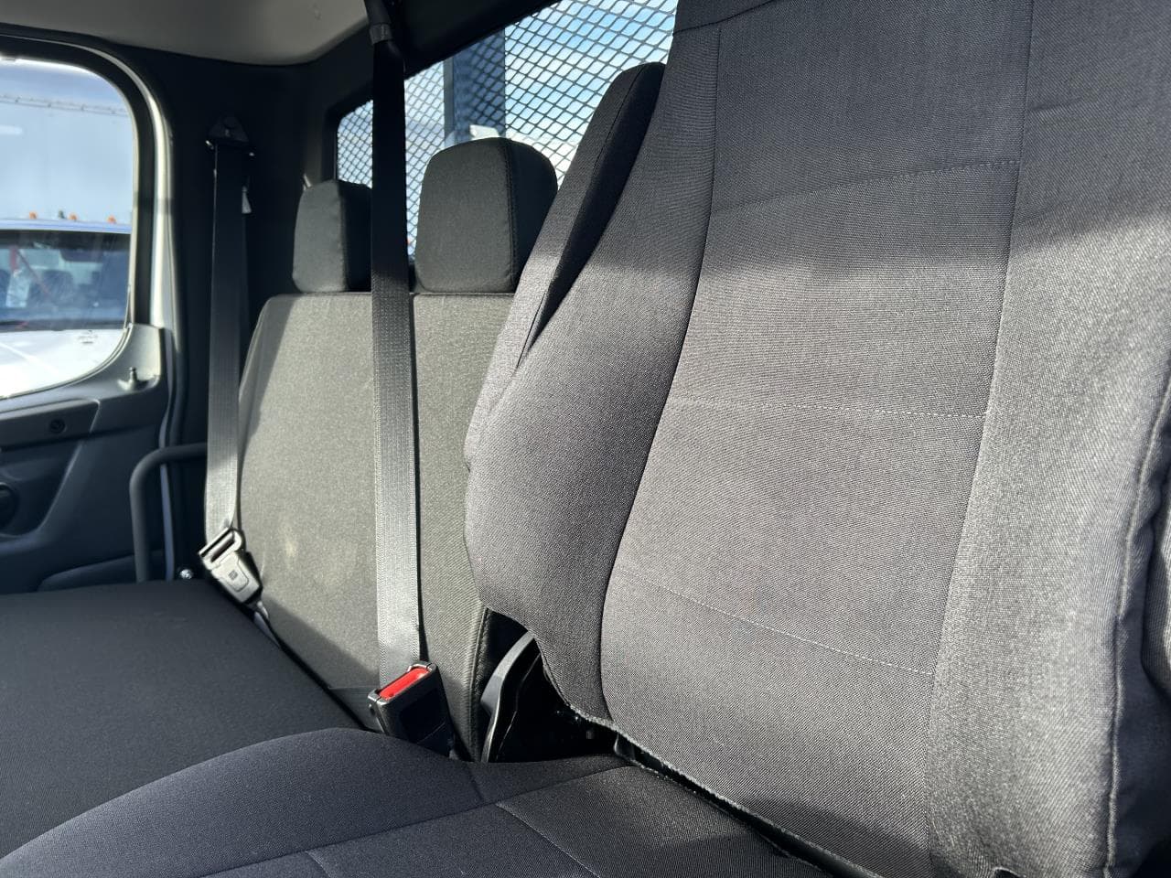 2025 Freightliner M2 106 — photo 7