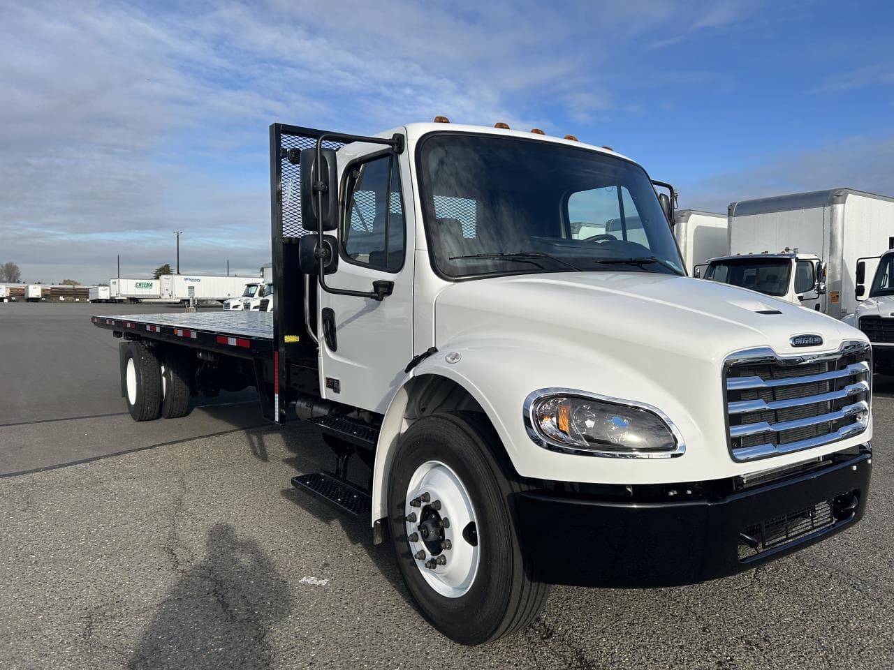 2025 Freightliner M2 106 — photo 5