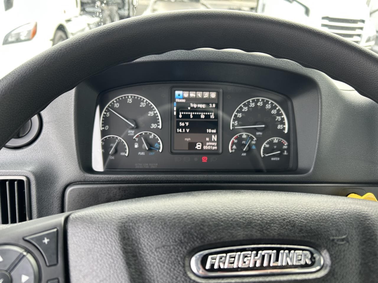 2025 Freightliner M2 106 — photo 8