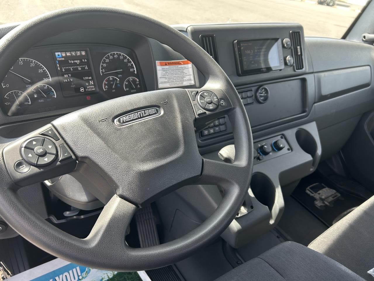 2025 Freightliner M2 106 — photo 5