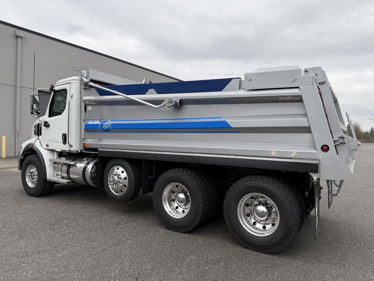 2025 Western Star 47X — photo 3