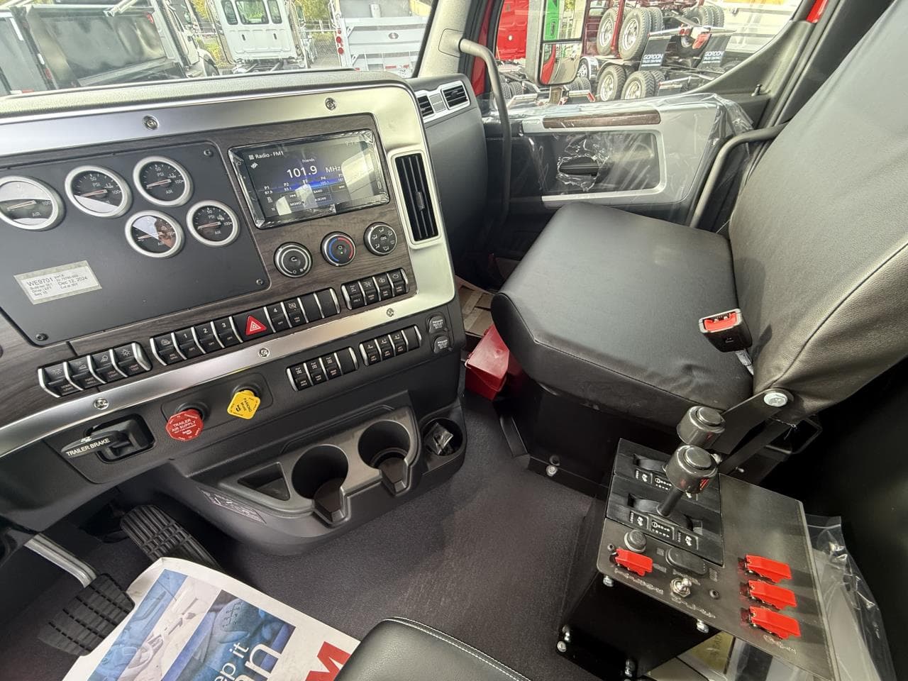 2025 Western Star 49X — photo 9