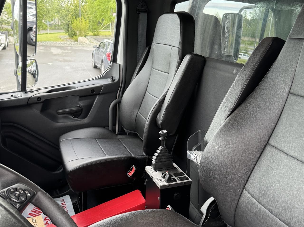 2026 Freightliner M2 106 — photo 8