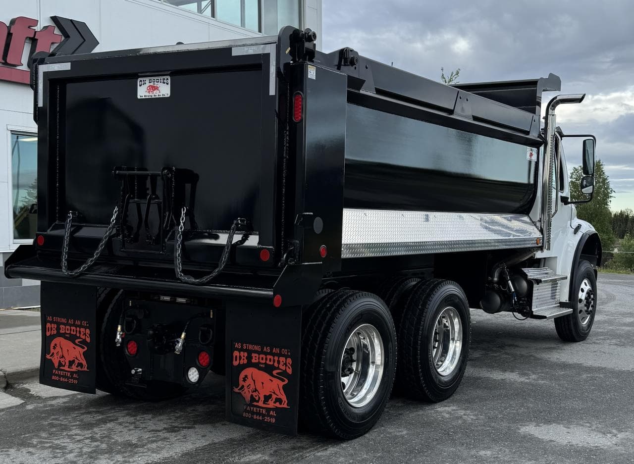 2026 Freightliner M2 106 — photo 3