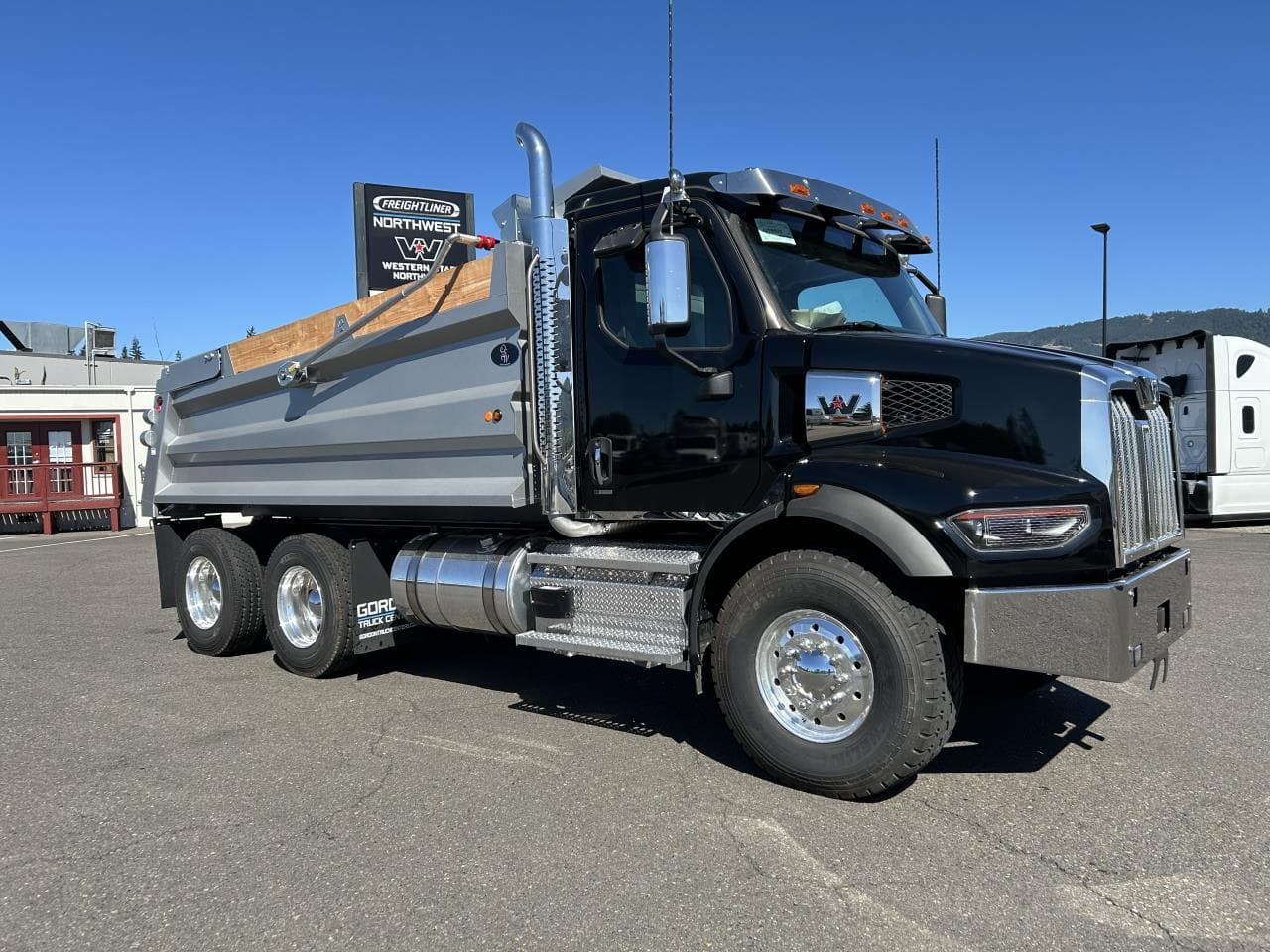 2024 Western Star 47X — photo 2