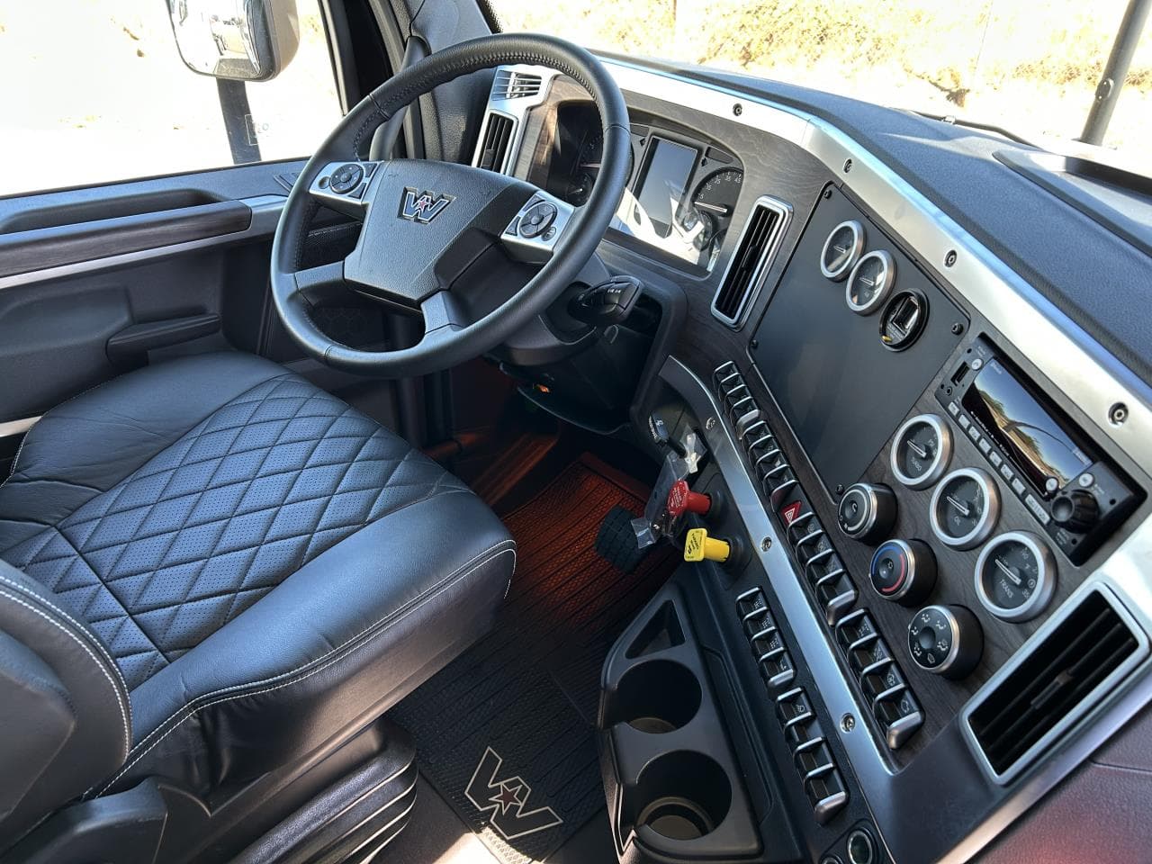 2024 Western Star 47X — photo 8