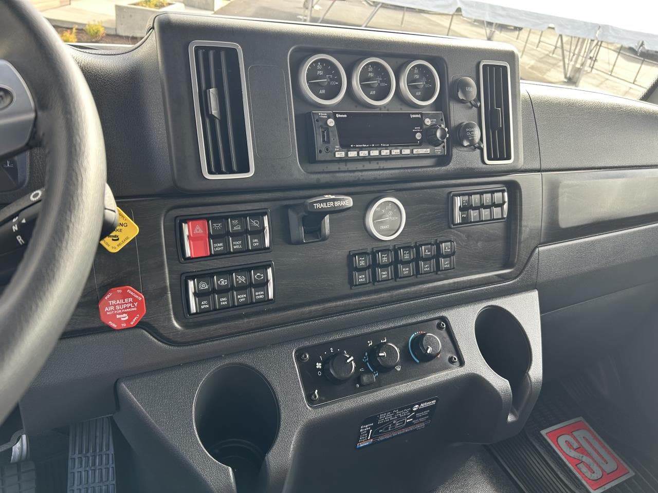 2026 Freightliner 114SD — photo 8