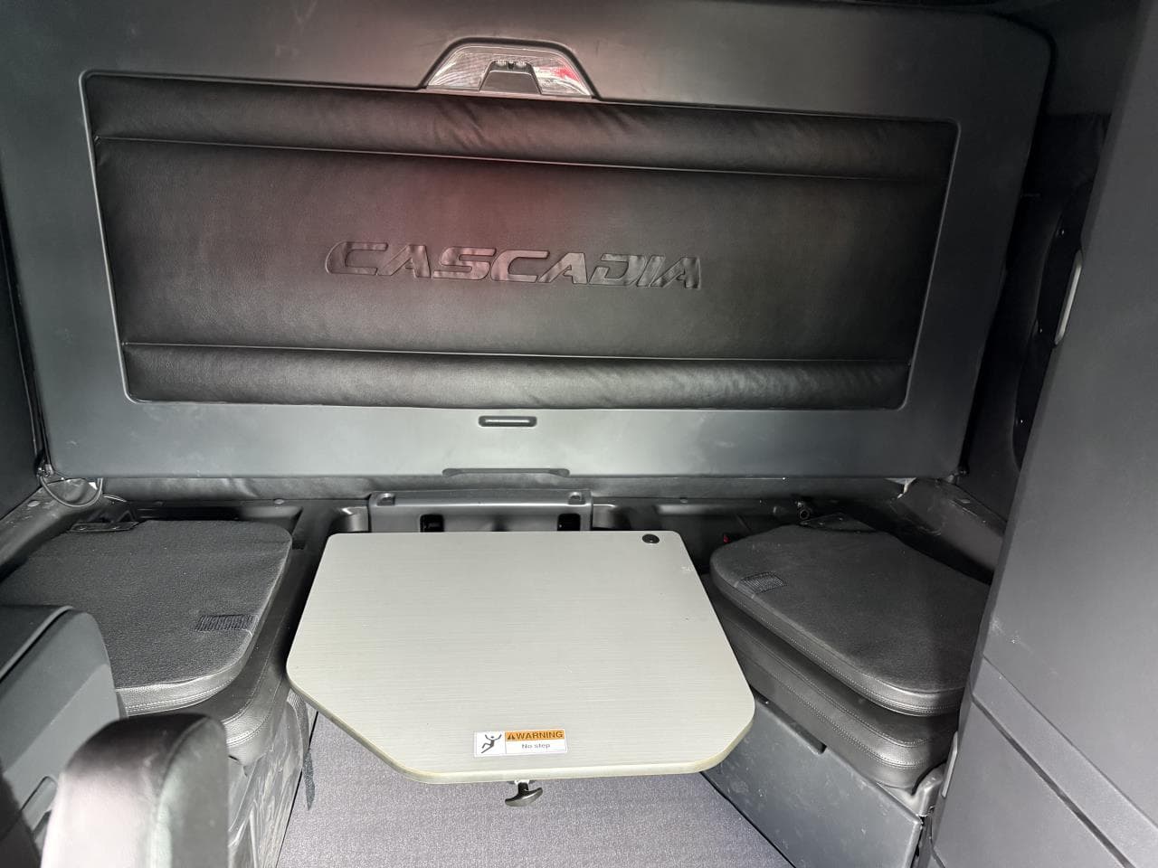 2026 Freightliner Cascadia — photo 6