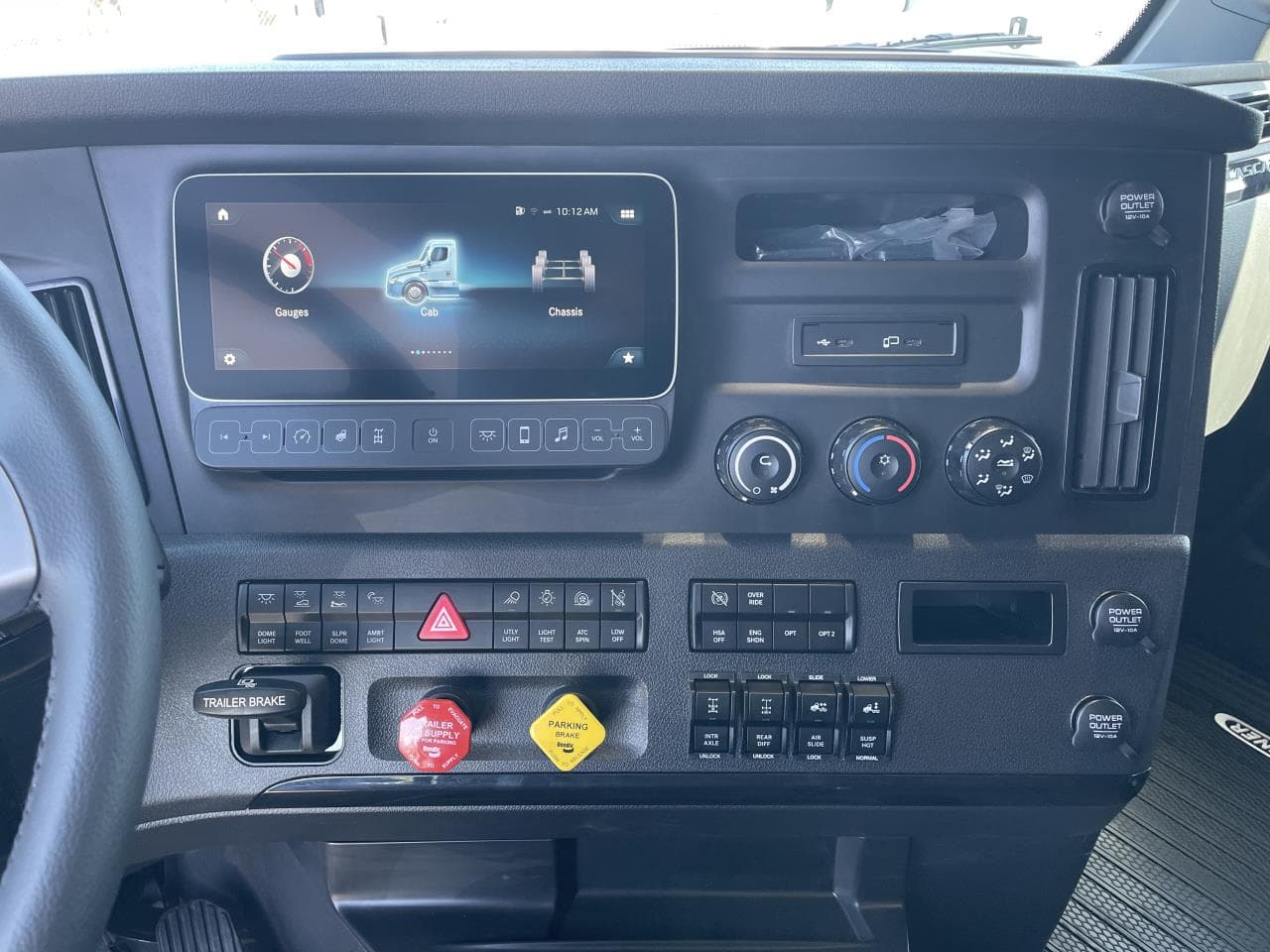 2026 Freightliner Cascadia — photo 6