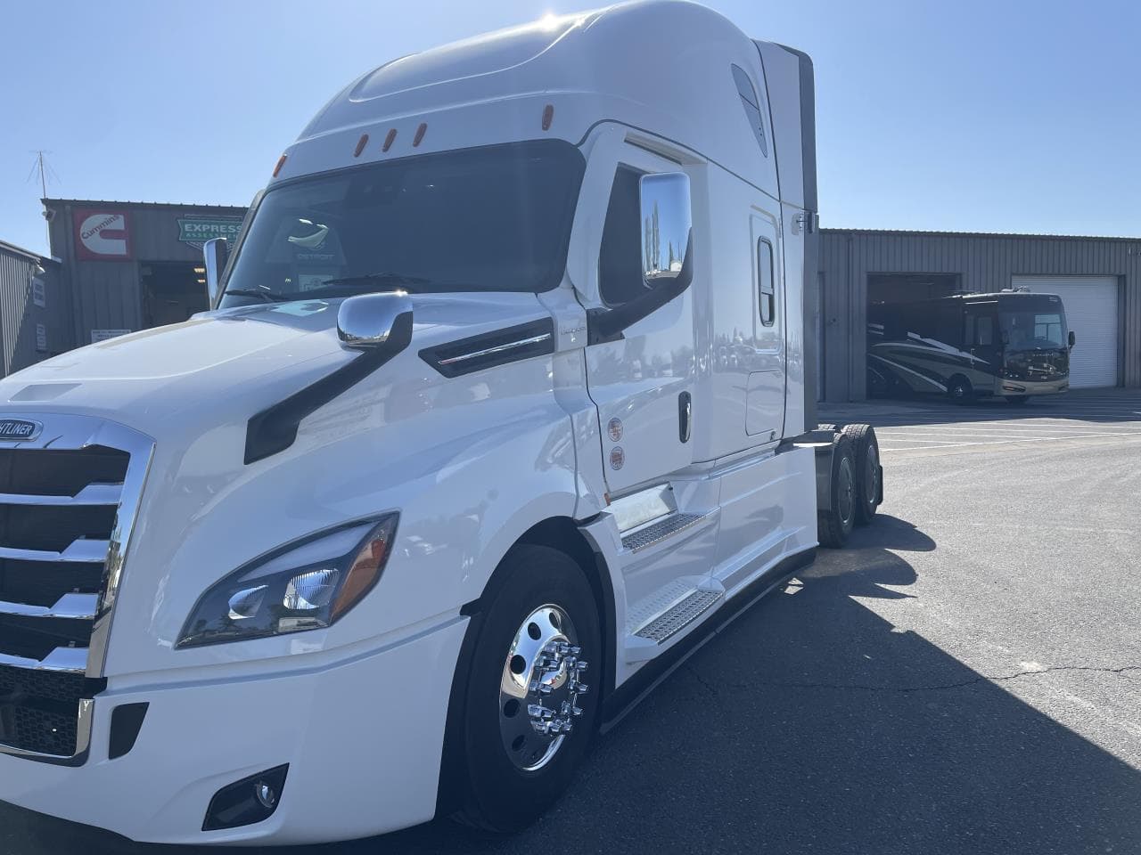 2026 Freightliner Cascadia — photo 3