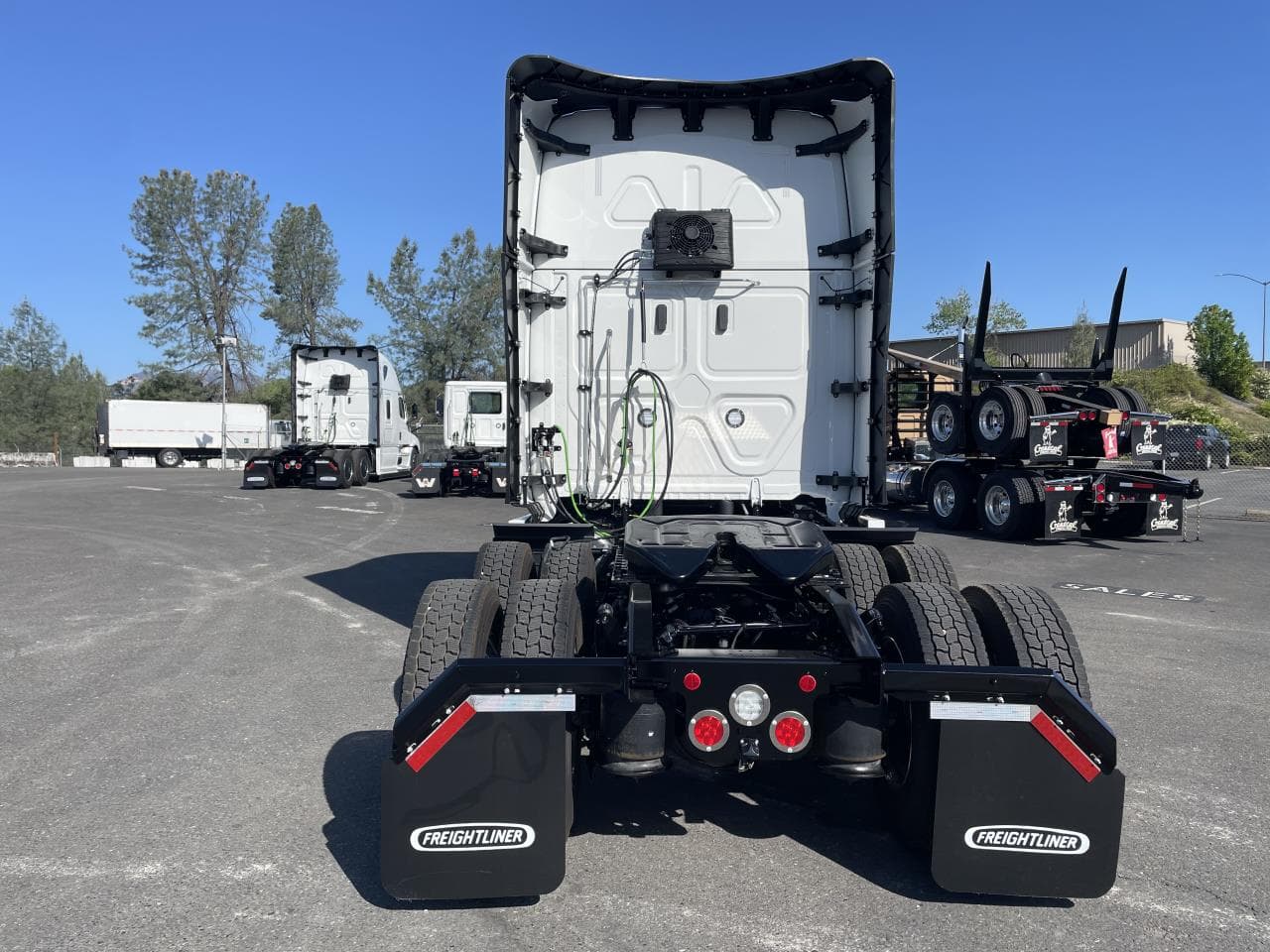 2026 Freightliner Cascadia — photo 4