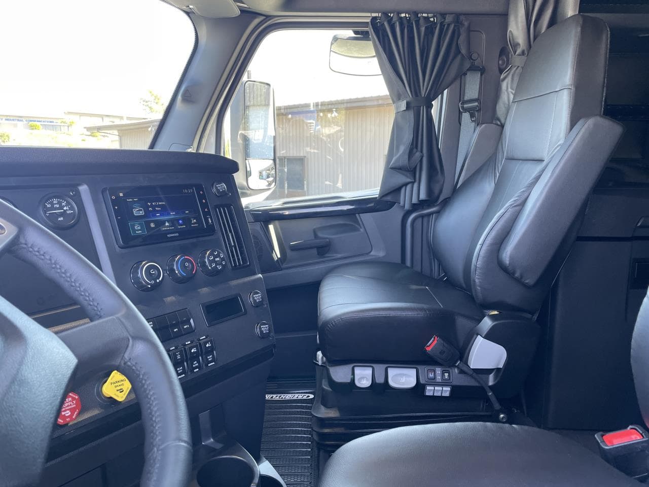 2026 Freightliner Cascadia — photo 7