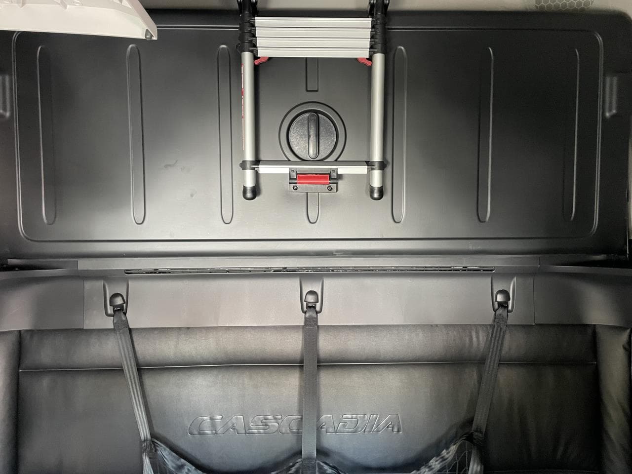 2026 Freightliner Cascadia — photo 8