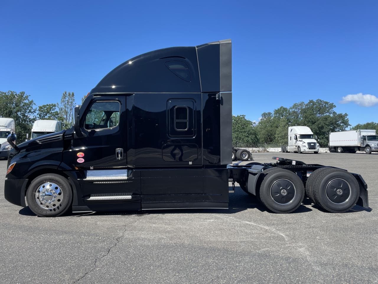 2026 Freightliner Cascadia — photo 4