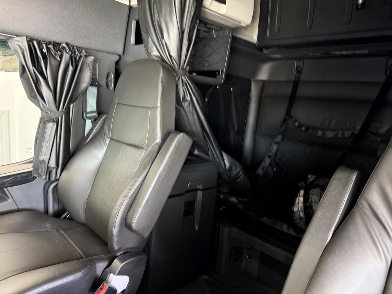 2026 Freightliner Cascadia — photo 7