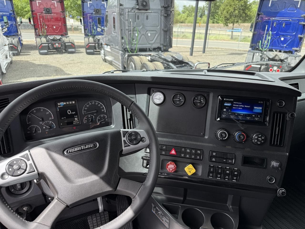 2026 Freightliner Cascadia — photo 9