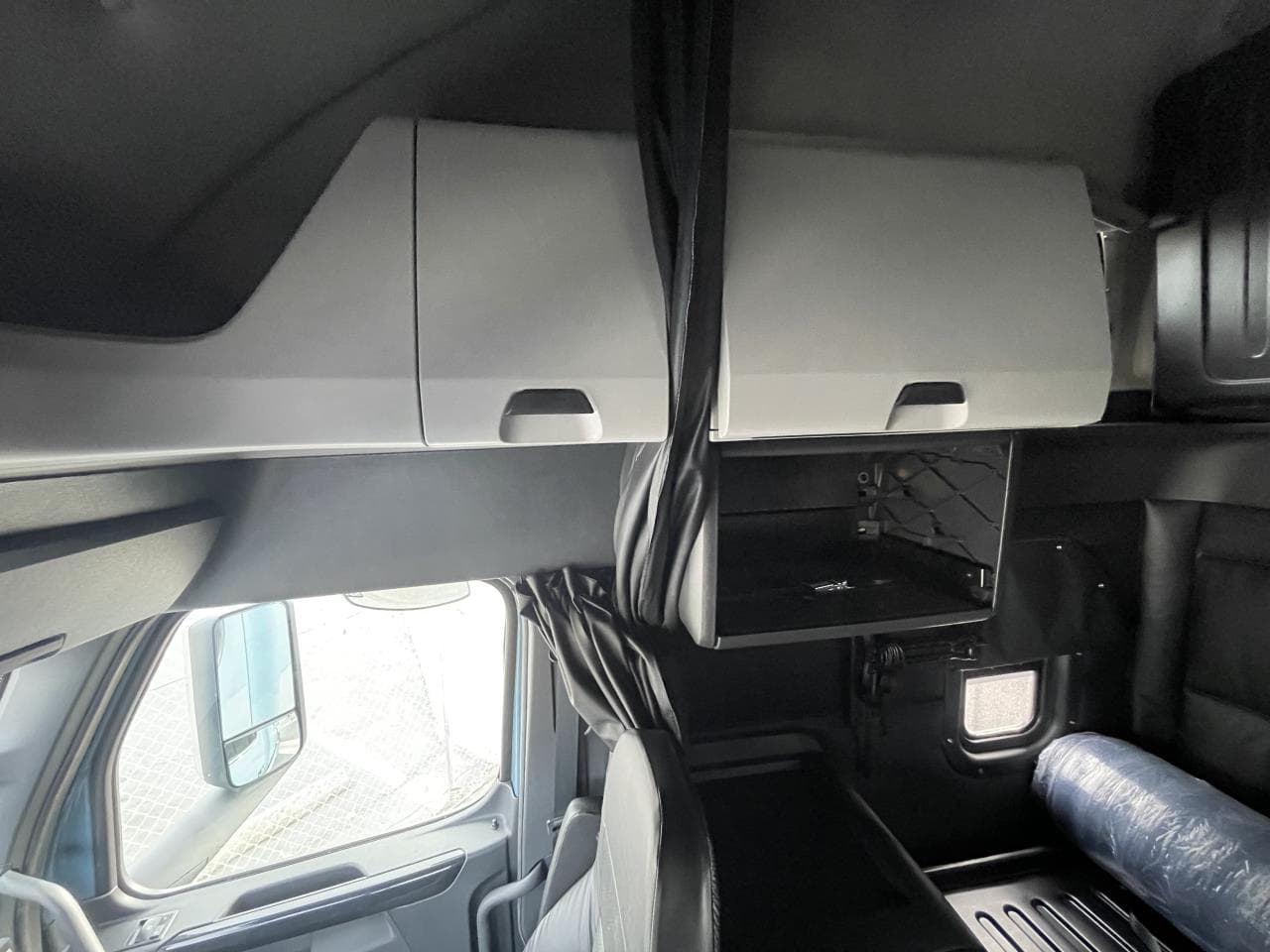 2026 Freightliner Cascadia — photo 11