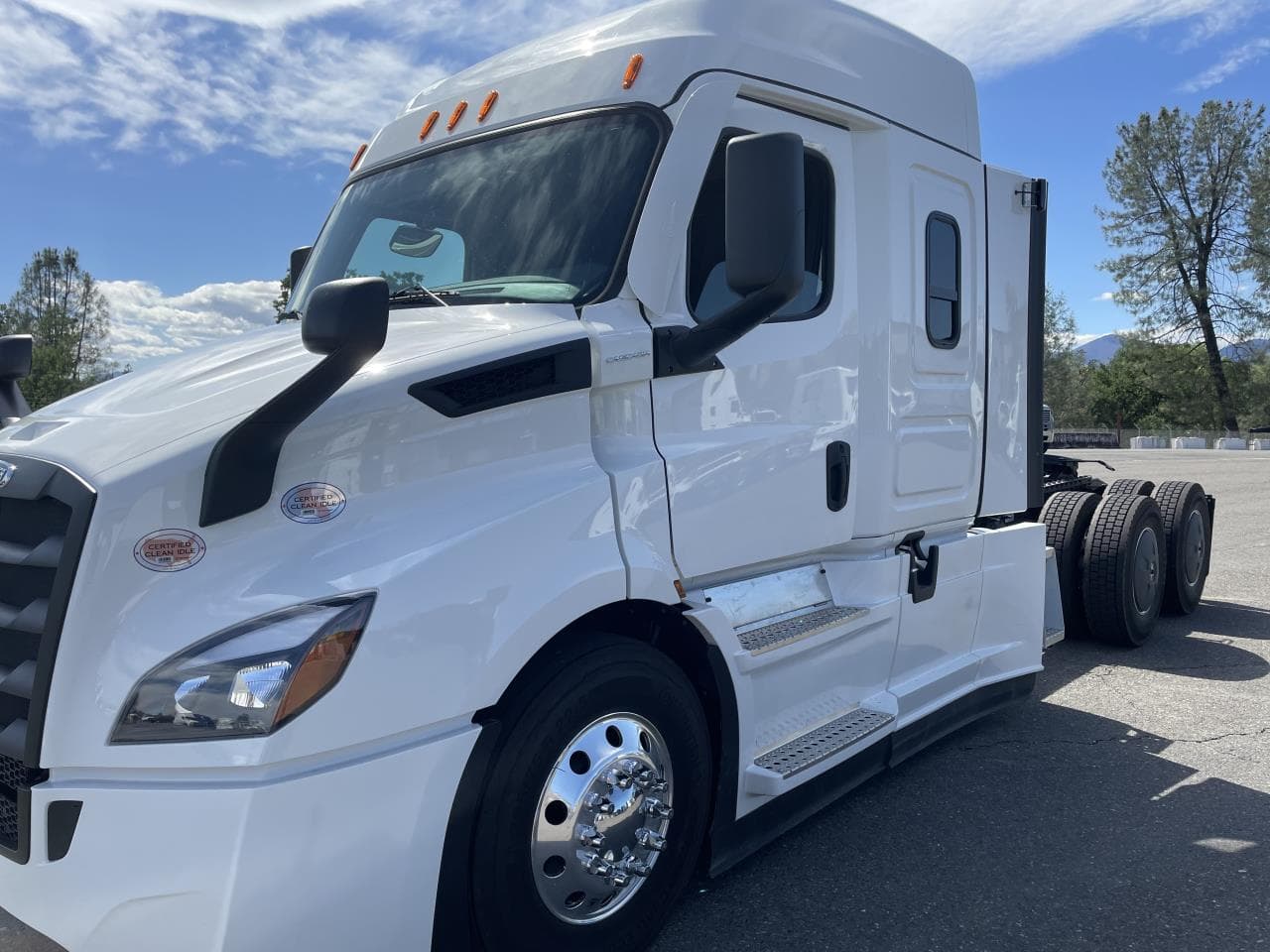 2026 Freightliner Cascadia — photo 4