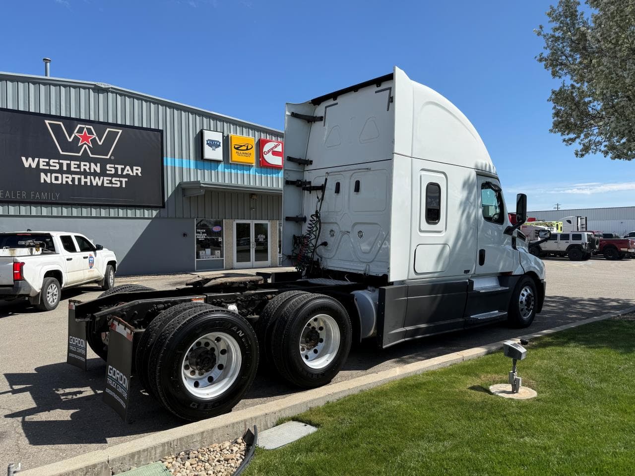 2020 Freightliner Cascadia — photo 4