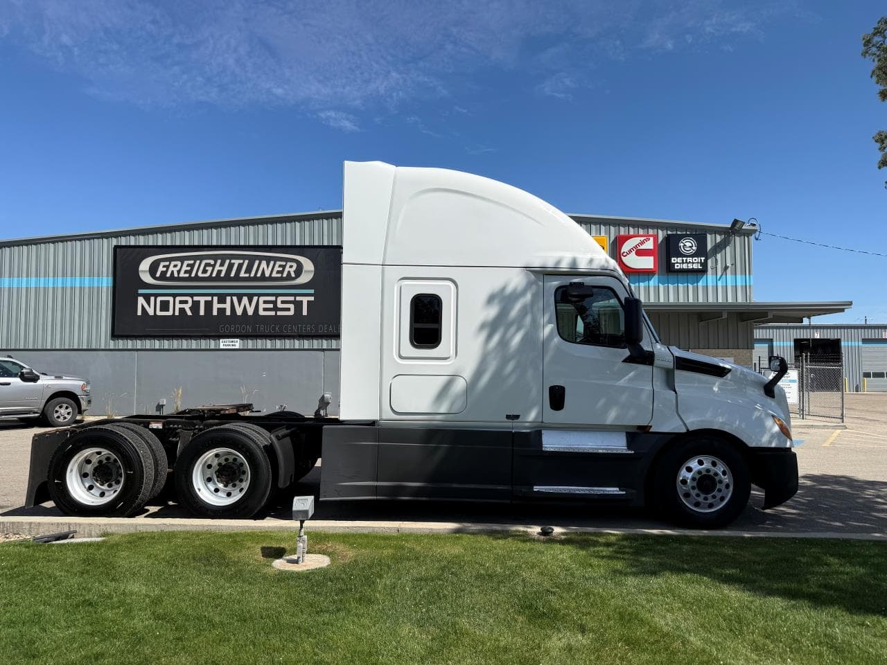 2020 Freightliner Cascadia — photo 5