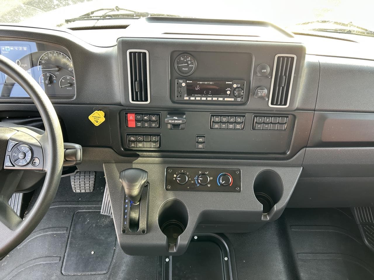 2024 Freightliner M2 106 — photo 7