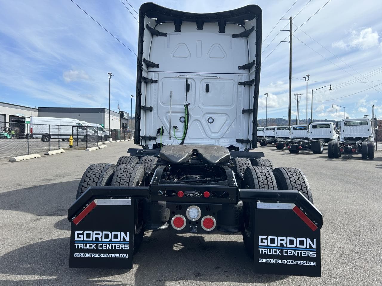 2027 Freightliner Cascadia — photo 5