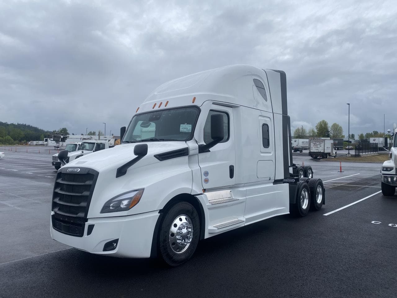 2027 Freightliner Cascadia — photo 3