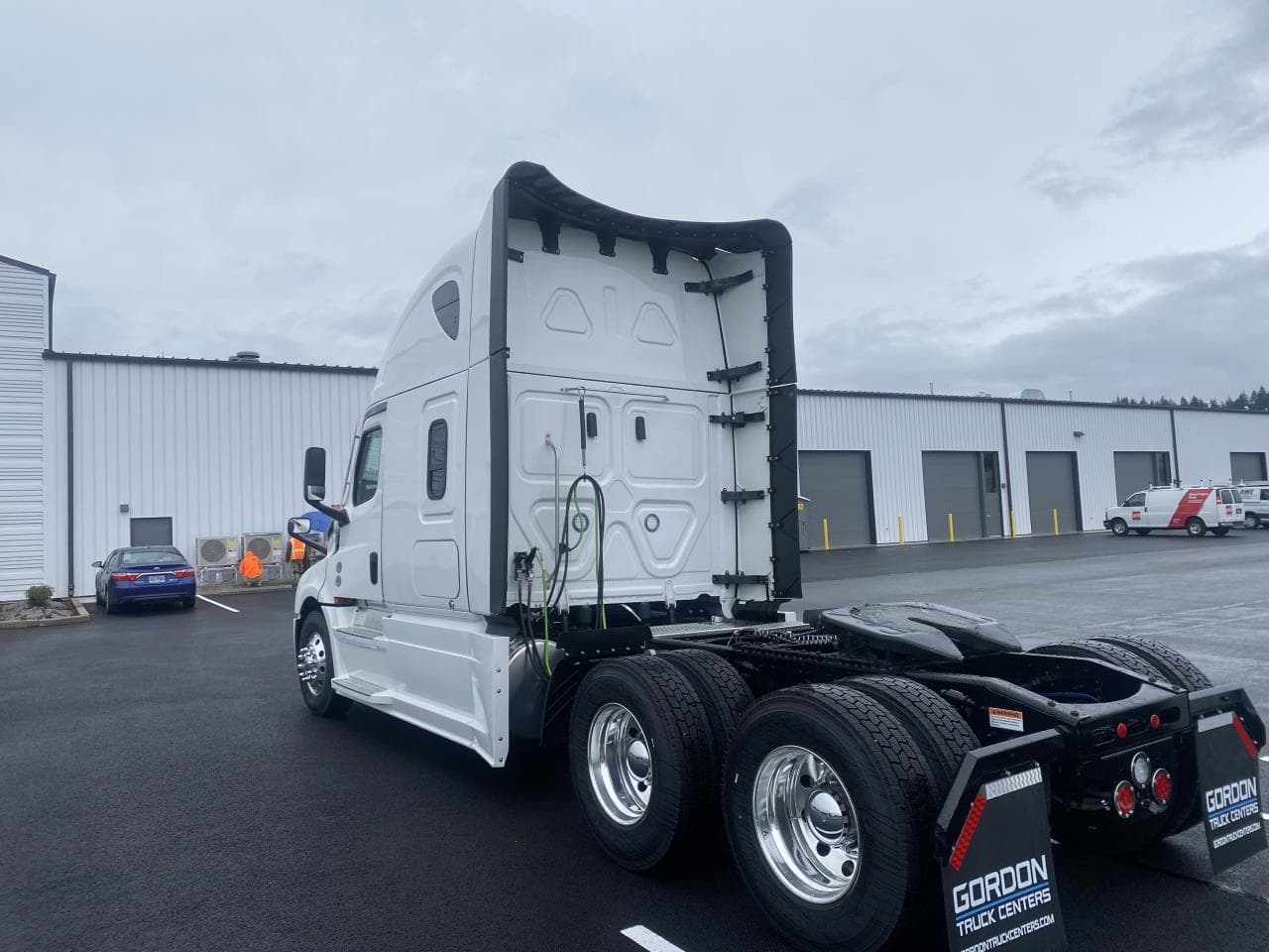 2027 Freightliner Cascadia — photo 5