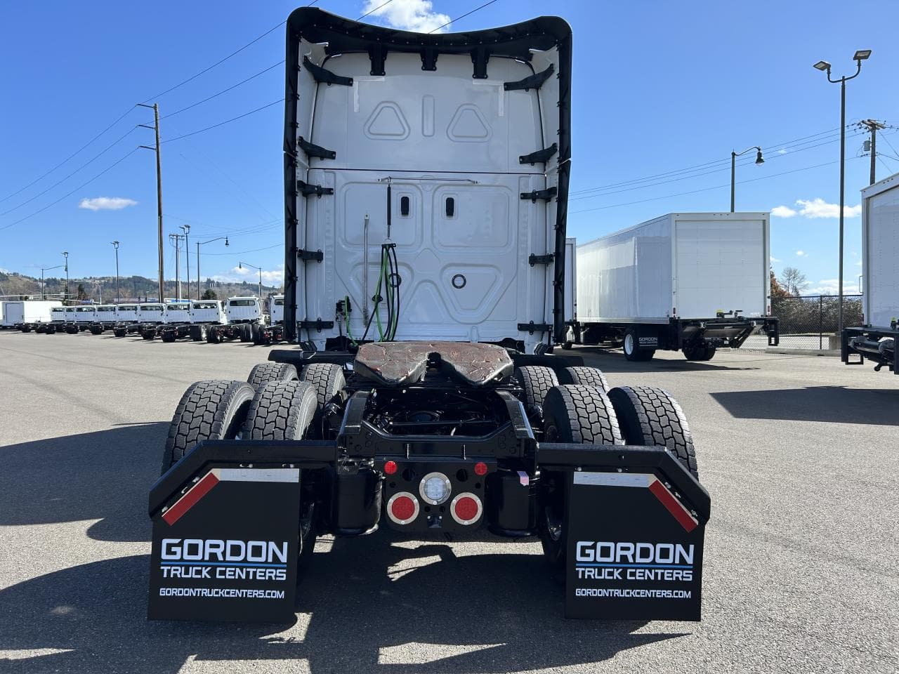 2027 Freightliner Cascadia — photo 5