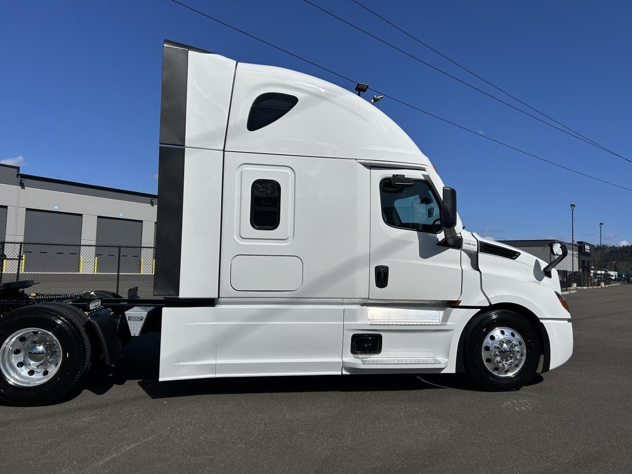 2027 Freightliner Cascadia — photo 7
